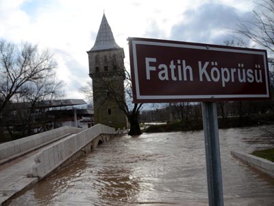 Edirne'de Tunca Nehri taştı, Meriç Nehri'nin seviyesi yükseliyor