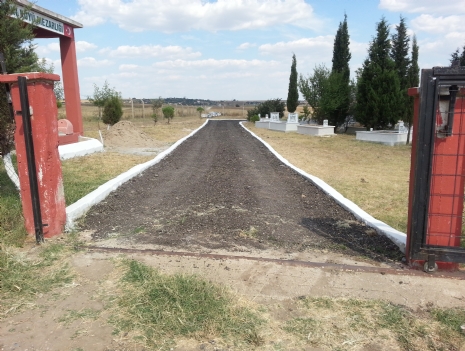 KÖY MEZARLIĞIMIZ İÇİNE YOL YAPILDI